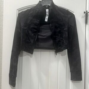Cropped black camo workout jacket